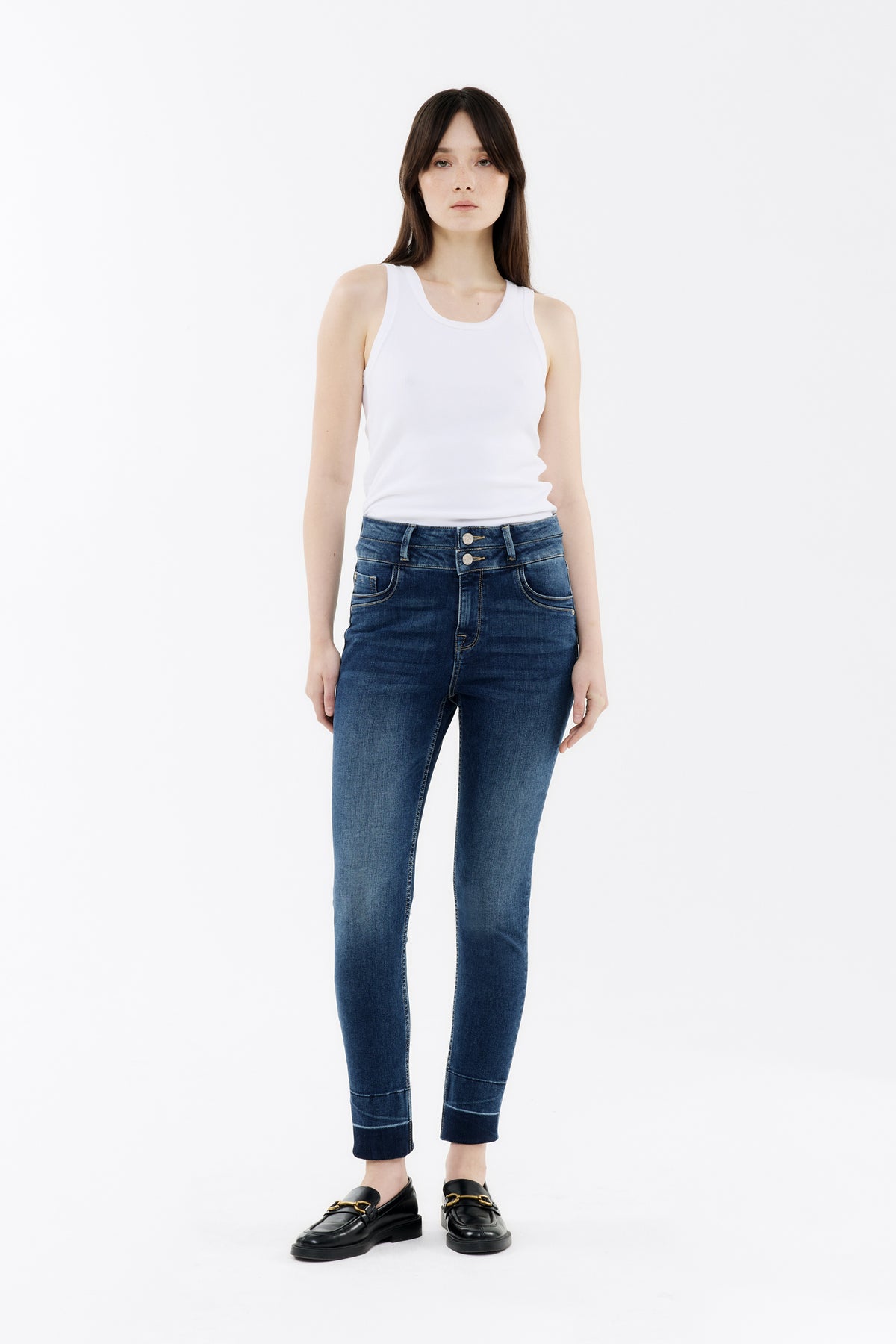 Lara - Skinny