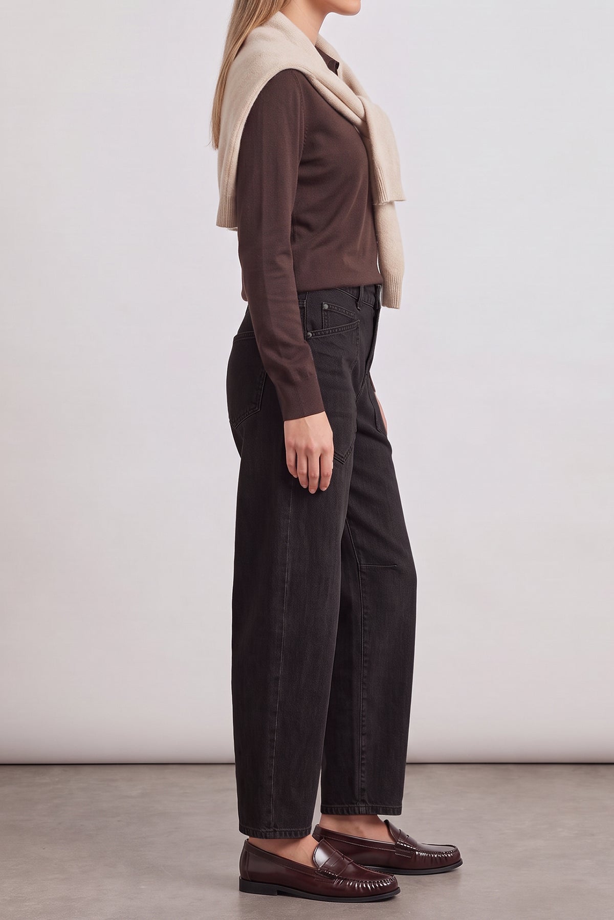 Zoe barrel fit - tinted black