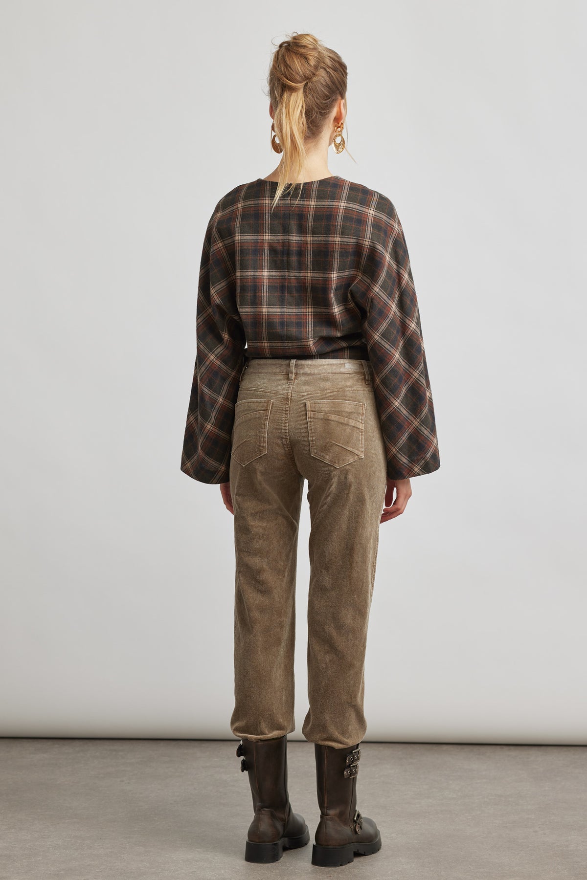 Lea straight - warm caramel