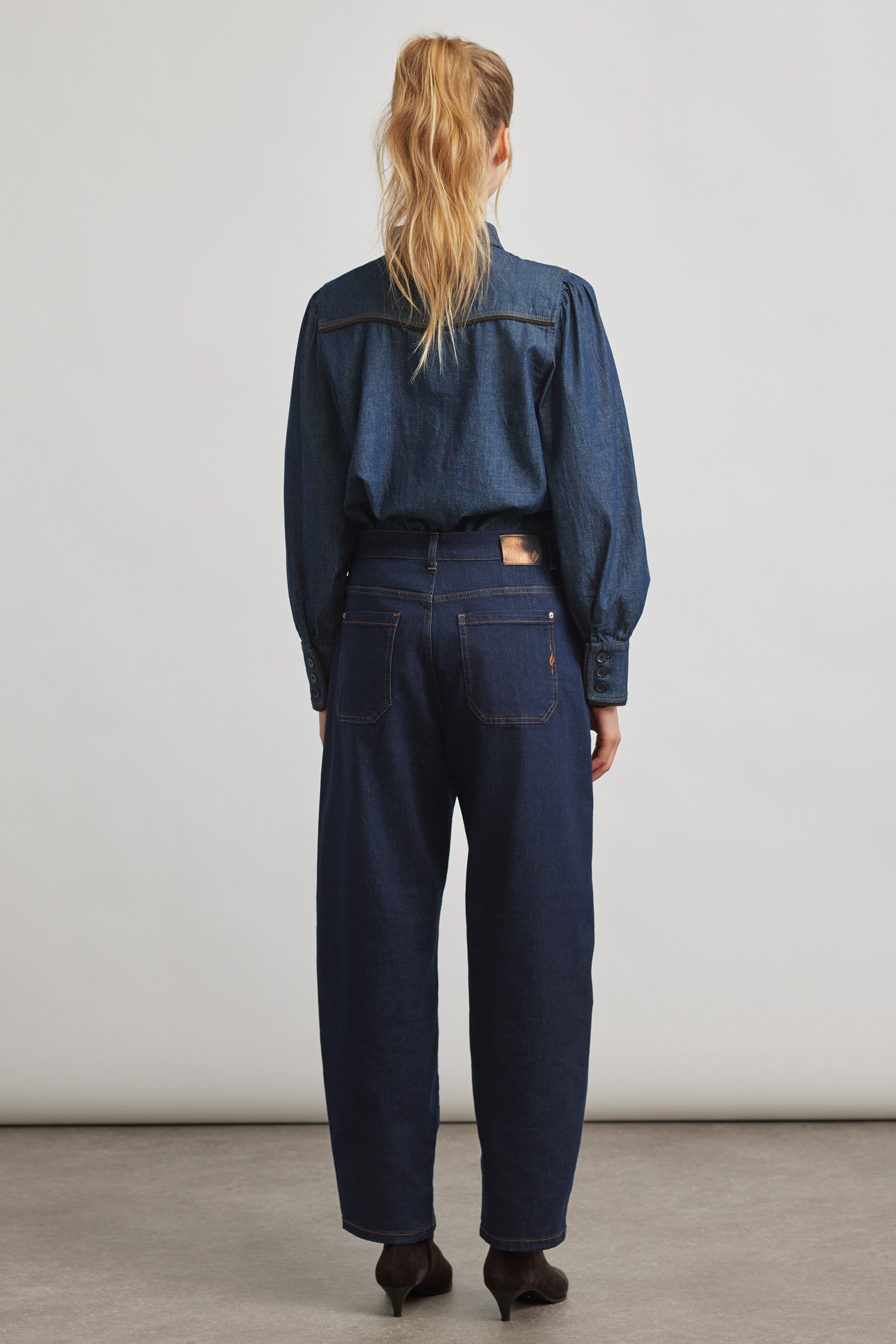 Zoe barrel fit - western rinsed