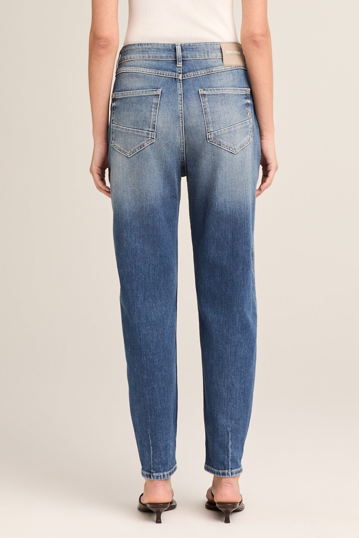 Kelly balloon - blue echo