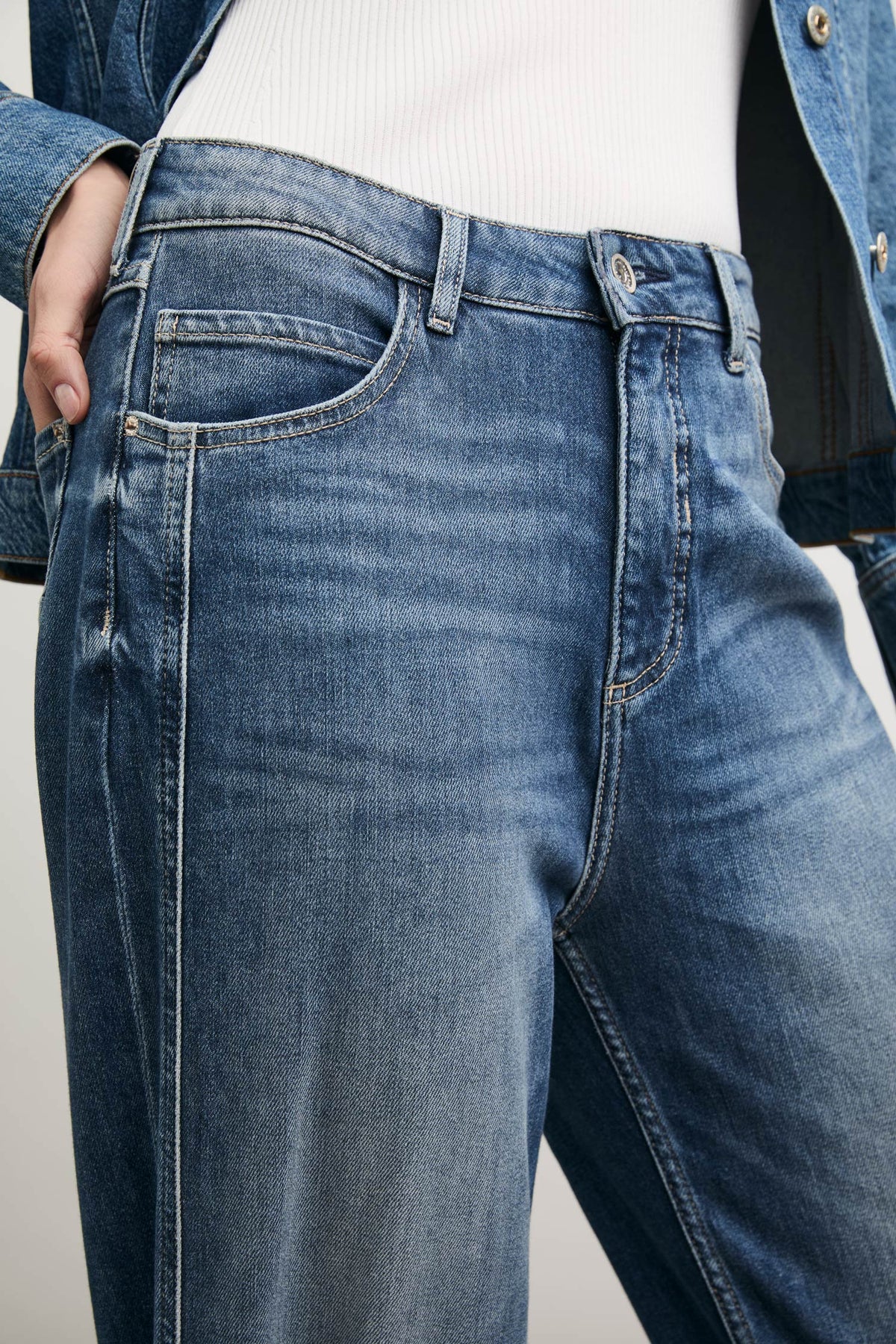 Kelly balloon - blue echo