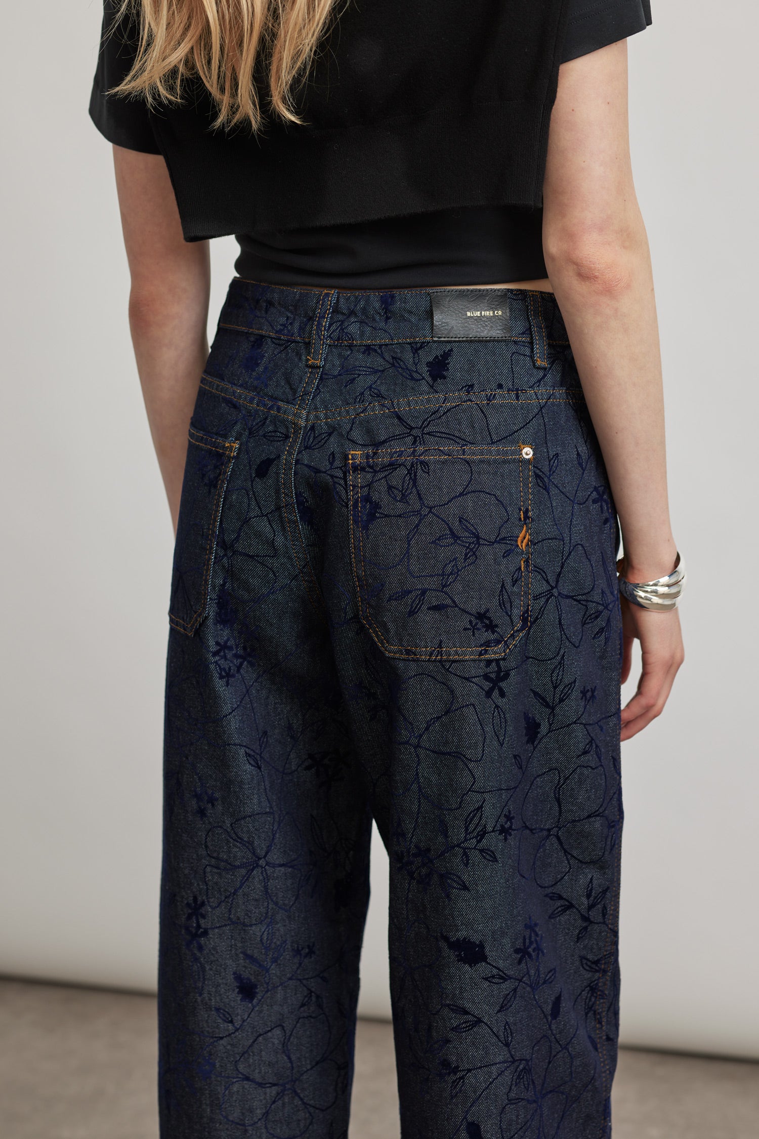 Zoe barrel fit - indigo flowers